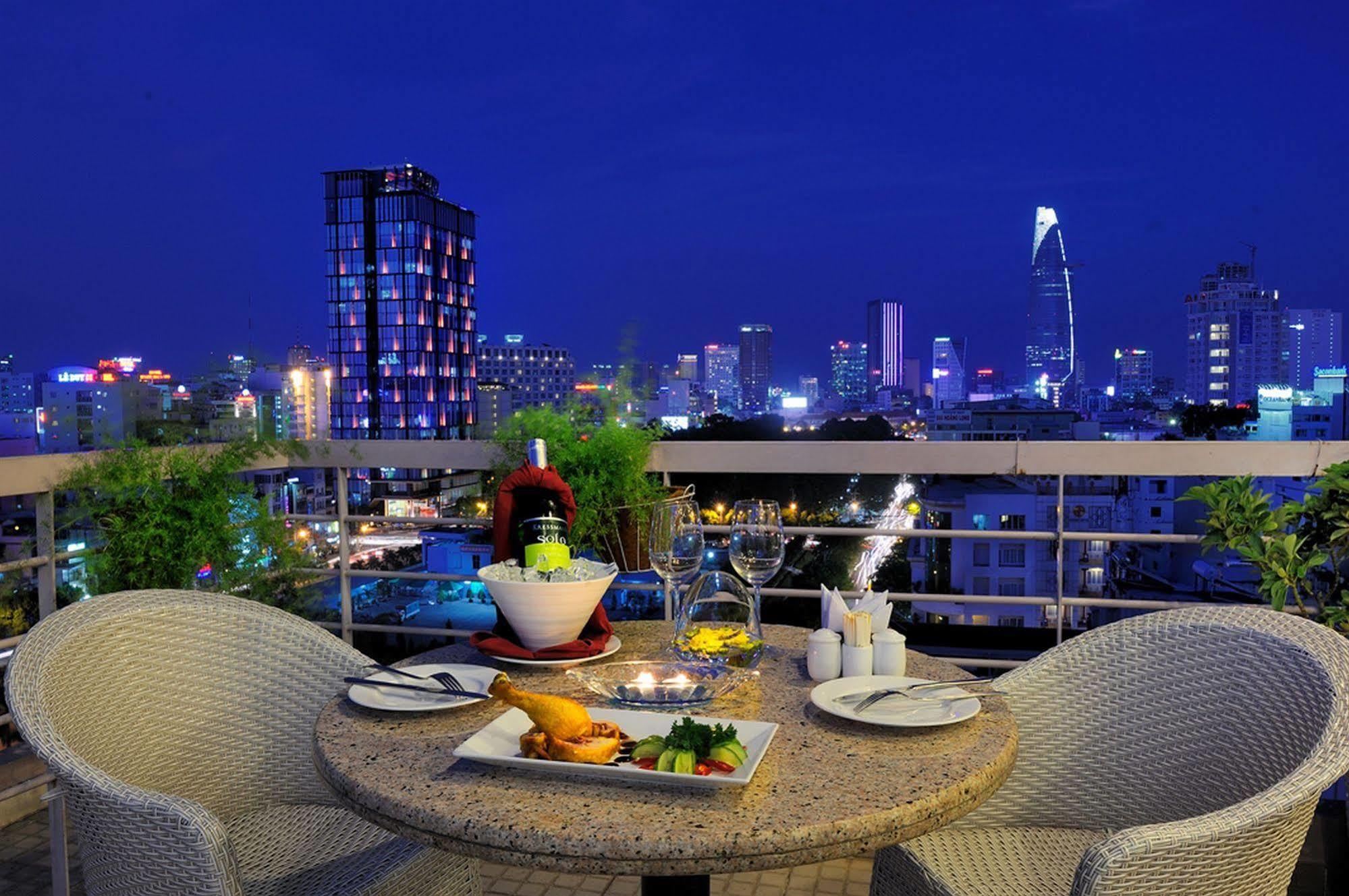 โรงแรมอิเลียส โฮจิมินห์ซิตี้ ภายนอก รูปภาพ